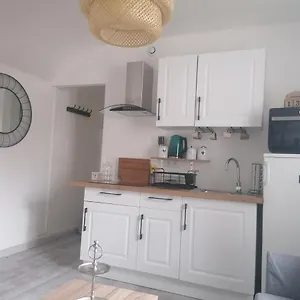 Jolie F2, 4 Pers, à 25 Min De Paris, 15min D'orly Appartement